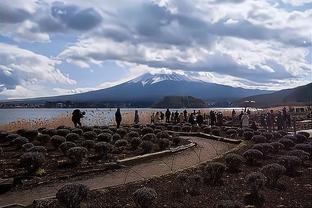 自信中投！巴特勒不暂停压时间 顶着防守干拔压哨绝杀