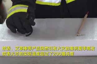 徐根宝对武磊开玩笑：武磊要不改个签名方式，谁都看不懂